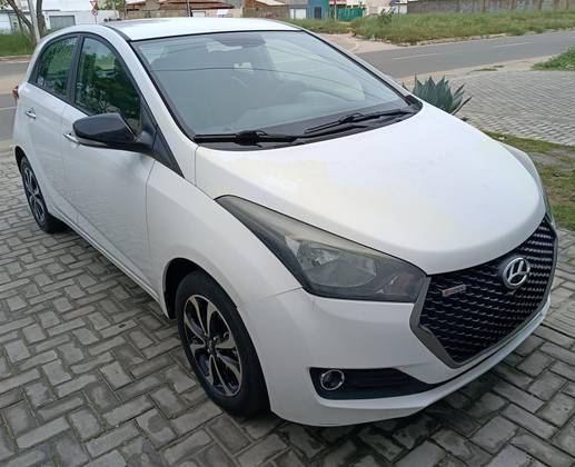 HYUNDAI HB20 1.6 R SPEC 16V FLEX 4P AUTOMÁTICO HYUNDAI HB20 1.6 R SPEC 16V FLEX 4P AUTOMÁTICO